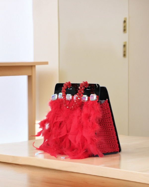 Bolso de plumas rojo